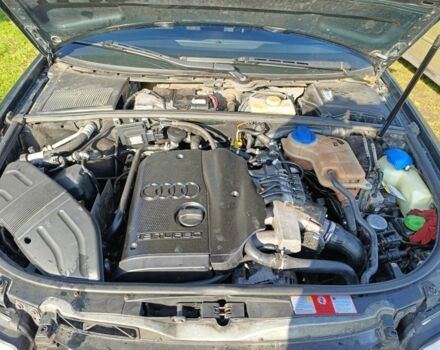 Зелений Ауді А4, об'ємом двигуна 1.8 л та пробігом 307 тис. км за 5700 $, фото 7 на Automoto.ua