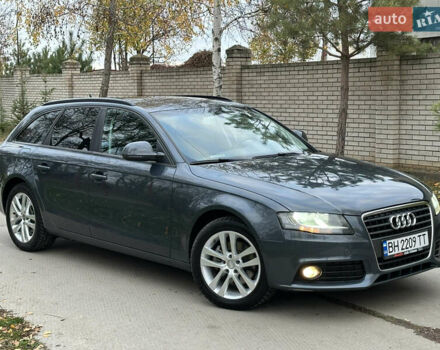 Зеленый Ауди А4, объемом двигателя 2 л и пробегом 213 тыс. км за 9600 $, фото 6 на Automoto.ua