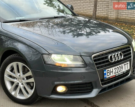 Зеленый Ауди А4, объемом двигателя 2 л и пробегом 213 тыс. км за 9600 $, фото 7 на Automoto.ua