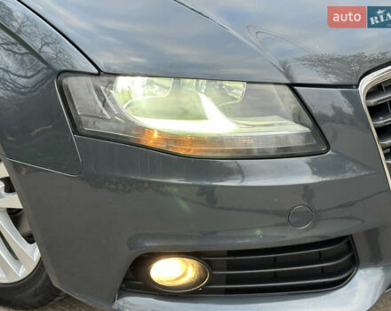 Зеленый Ауди А4, объемом двигателя 2 л и пробегом 213 тыс. км за 9600 $, фото 9 на Automoto.ua