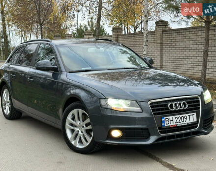 Зеленый Ауди А4, объемом двигателя 2 л и пробегом 213 тыс. км за 9600 $, фото 5 на Automoto.ua