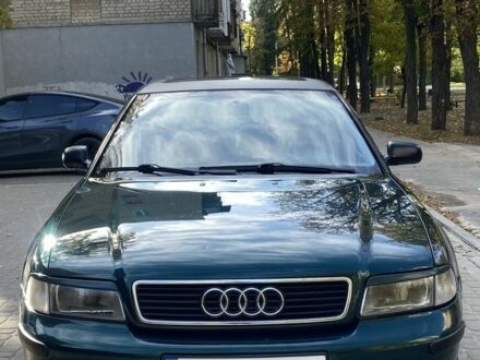 Зеленый Ауди А4, объемом двигателя 1.6 л и пробегом 370 тыс. км за 3000 $, фото 1 на Automoto.ua