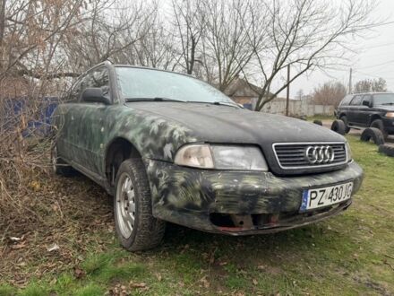 Зелений Ауді А4, об'ємом двигуна 1.8 л та пробігом 380 тис. км за 2600 $, фото 1 на Automoto.ua