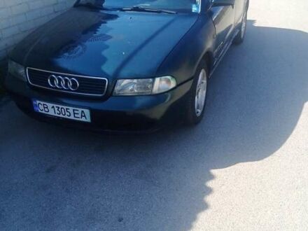 Зелений Ауді А4, об'ємом двигуна 2 л та пробігом 331 тис. км за 2299 $, фото 1 на Automoto.ua