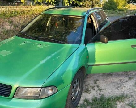 Зелений Ауді А4, об'ємом двигуна 2.6 л та пробігом 320 тис. км за 2300 $, фото 1 на Automoto.ua