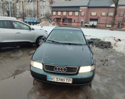 Зеленый Ауди А4, объемом двигателя 1.8 л и пробегом 300 тыс. км за 3605 $, фото 1 на Automoto.ua