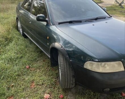 Зелений Ауді А4, об'ємом двигуна 2.8 л та пробігом 300 тис. км за 2500 $, фото 1 на Automoto.ua