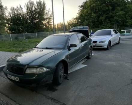 Зеленый Ауди А4, объемом двигателя 1.6 л и пробегом 350 тыс. км за 600 $, фото 1 на Automoto.ua