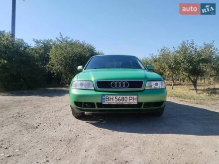 Зеленый Ауди А4, объемом двигателя 1.6 л и пробегом 355 тыс. км за 3700 $, фото 1 на Automoto.ua