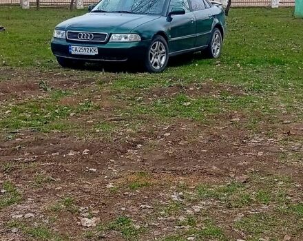 Зеленый Ауди А4, объемом двигателя 1.8 л и пробегом 240 тыс. км за 3300 $, фото 1 на Automoto.ua