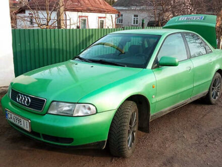 Зеленый Ауди А4, объемом двигателя 1.6 л и пробегом 260 тыс. км за 2650 $, фото 1 на Automoto.ua