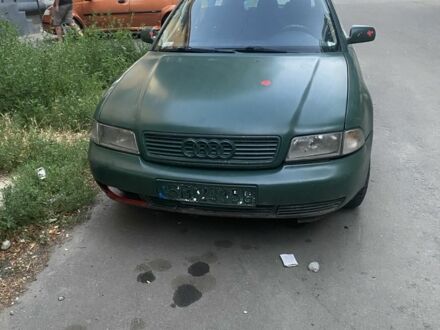 Ауди А4 1997 в Днепре (Днепропетровске) на Automoto.ua Зеленый Ауди А4, объемом двигателя 1.9 л и пробегом 255 тыс. км за 799 $, фото 1 на Automoto.ua