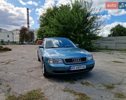 Зелений Ауді А4, об'ємом двигуна 1.6 л та пробігом 262 тис. км за 3500 $, фото 1 на Automoto.ua