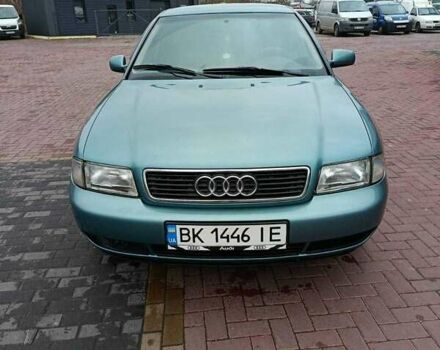 Зеленый Ауди А4, объемом двигателя 1.6 л и пробегом 292 тыс. км за 3000 $, фото 1 на Automoto.ua