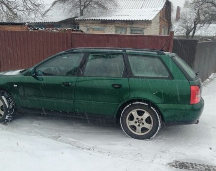 Зелений Ауді А4, об'ємом двигуна 1.8 л та пробігом 294 тис. км за 3600 $, фото 1 на Automoto.ua