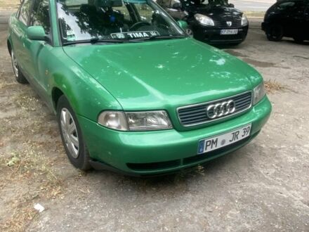 Зелений Ауді А4, об'ємом двигуна 1.8 л та пробігом 320 тис. км за 2500 $, фото 1 на Automoto.ua