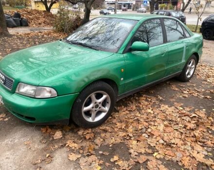 Зеленый Ауди А4, объемом двигателя 1.8 л и пробегом 320 тыс. км за 2000 $, фото 1 на Automoto.ua
