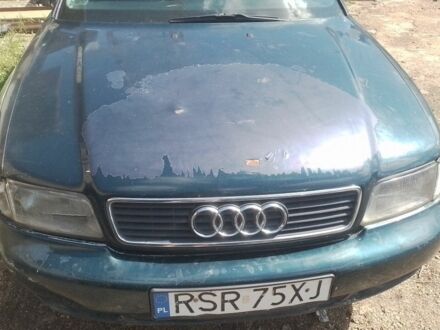 Ауді А4 2001 у Шостке на Automoto.ua Зелений Ауді А4, об'ємом двигуна 0 л та пробігом 111 тис. км за 721 $, фото 1 на Automoto.ua