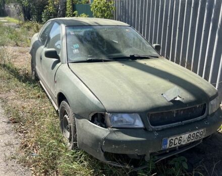 Зелений Ауді А4, об'ємом двигуна 1.6 л та пробігом 200 тис. км за 485 $, фото 1 на Automoto.ua