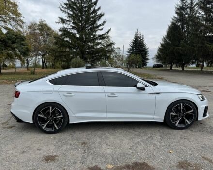 Ауді A5 2022 у Чугуеве на Automoto.ua Білий Ауді A5, об'ємом двигуна 2 л та пробігом 41 тис. км за 28999 $, фото 3 на Automoto.ua