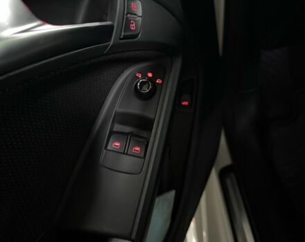 Белый Ауди А5, объемом двигателя 2.7 л и пробегом 251 тыс. км за 10200 $, фото 9 на Automoto.ua