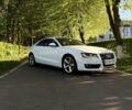 Белый Ауди А5, объемом двигателя 2 л и пробегом 300 тыс. км за 10537 $, фото 1 на Automoto.ua