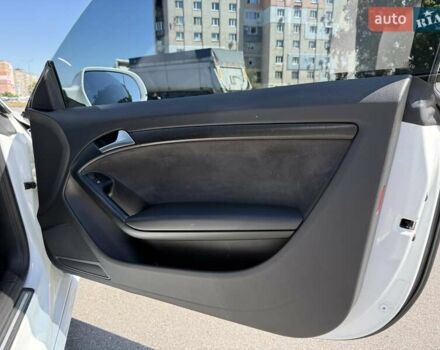 Білий Ауді A5, об'ємом двигуна 1.98 л та пробігом 152 тис. км за 13300 $, фото 20 на Automoto.ua