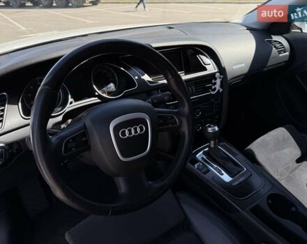 Білий Ауді A5, об'ємом двигуна 1.98 л та пробігом 152 тис. км за 13300 $, фото 14 на Automoto.ua