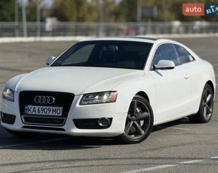 Белый Ауди А5, объемом двигателя 1.98 л и пробегом 218 тыс. км за 9990 $, фото 1 на Automoto.ua
