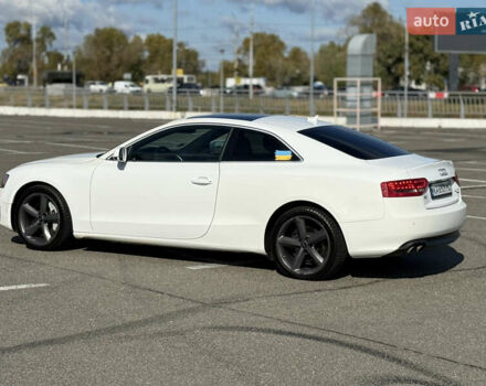 Белый Ауди А5, объемом двигателя 1.98 л и пробегом 218 тыс. км за 9990 $, фото 5 на Automoto.ua