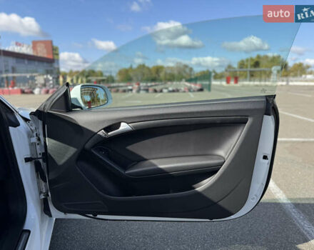 Белый Ауди А5, объемом двигателя 1.98 л и пробегом 218 тыс. км за 9990 $, фото 24 на Automoto.ua