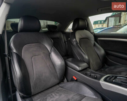 Білий Ауді A5, об'ємом двигуна 2 л та пробігом 155 тис. км за 13000 $, фото 29 на Automoto.ua