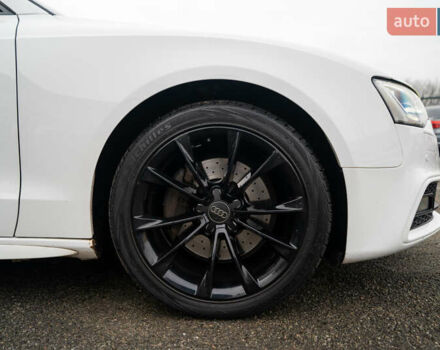 Білий Ауді A5, об'ємом двигуна 2 л та пробігом 155 тис. км за 13000 $, фото 5 на Automoto.ua