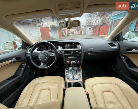 Білий Ауді A5, об'ємом двигуна 2 л та пробігом 259 тис. км за 10000 $, фото 17 на Automoto.ua