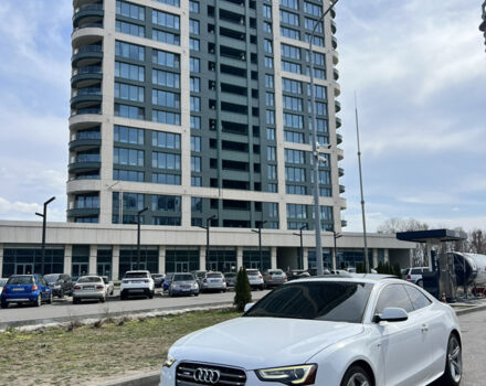 Белый Ауди А5, объемом двигателя 1.98 л и пробегом 170 тыс. км за 16000 $, фото 1 на Automoto.ua