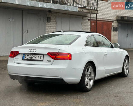 Білий Ауді A5, об'ємом двигуна 2 л та пробігом 259 тис. км за 10000 $, фото 4 на Automoto.ua