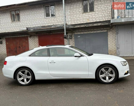 Білий Ауді A5, об'ємом двигуна 2 л та пробігом 259 тис. км за 10000 $, фото 3 на Automoto.ua