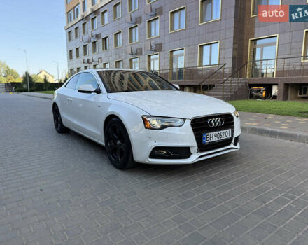 Білий Ауді A5, об'ємом двигуна 2 л та пробігом 135 тис. км за 13500 $, фото 1 на Automoto.ua