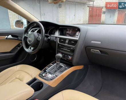 Білий Ауді A5, об'ємом двигуна 2 л та пробігом 259 тис. км за 10000 $, фото 27 на Automoto.ua