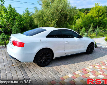 Білий Ауді A5, об'ємом двигуна 2 л та пробігом 210 тис. км за 11500 $, фото 6 на Automoto.ua