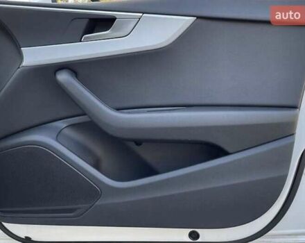 Белый Ауди А5, объемом двигателя 1.97 л и пробегом 185 тыс. км за 21500 $, фото 14 на Automoto.ua