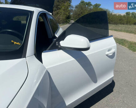 Ауди А5 2011 в Днепре (Днепропетровске) на Automoto.ua Белый Ауди А5, объемом двигателя 2 л и пробегом 144 тыс. км за 12000 $, фото 8 на Automoto.ua