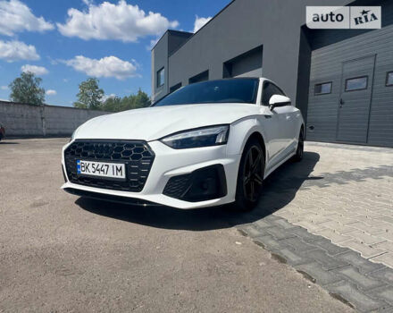 Білий Ауді A5, об'ємом двигуна 2 л та пробігом 65 тис. км за 37700 $, фото 5 на Automoto.ua