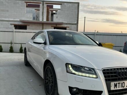 Ауді A5 2010 у Чернівцях на Automoto.ua Білий Ауді A5, об'ємом двигуна 0 л та пробігом 200 тис. км за 3673 $, фото 1 на Automoto.ua