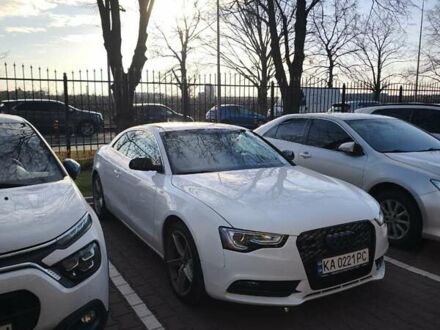 Белый Ауди А5, объемом двигателя 1.98 л и пробегом 135 тыс. км за 17900 $, фото 1 на Automoto.ua