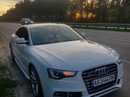 Белый Ауди А5, объемом двигателя 1.98 л и пробегом 100 тыс. км за 15500 $, фото 1 на Automoto.ua