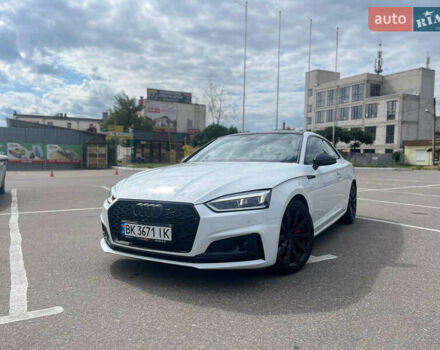 Білий Ауді A5, об'ємом двигуна 2 л та пробігом 130 тис. км за 23000 $, фото 1 на Automoto.ua