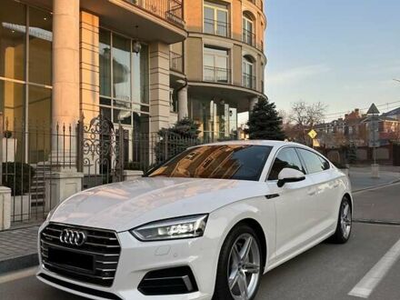 Ауди А5 2017 в Киеве на Automoto.ua Белый Ауди А5, объемом двигателя 1.98 л и пробегом 106 тыс. км за 32700 $, фото 1 на Automoto.ua