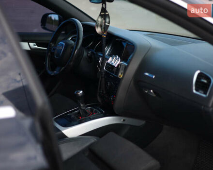 Ауди А5 2010 в Ровно на Automoto.ua Черный Ауди А5, объемом двигателя 1.98 л и пробегом 294 тыс. км за 12500 $, фото 9 на Automoto.ua