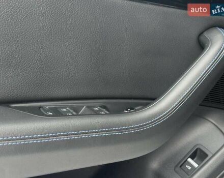 Чорний Ауді A5, об'ємом двигуна 2 л та пробігом 80 тис. км за 25890 $, фото 16 на Automoto.ua